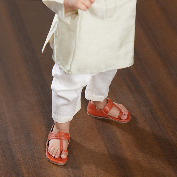 Tan kolhapuris Booties